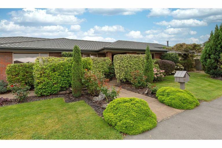 Photo of property in 14 Coolspring Way, Redwood, Christchurch, 8051