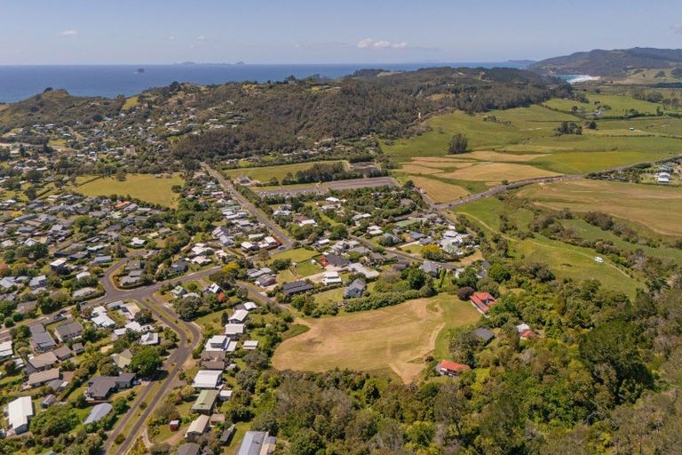 Photo of property in 92 Hahei Beach Road, Hahei, Whitianga, 3591