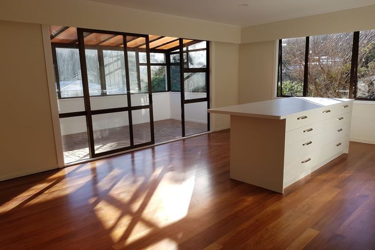 Photo of property in 132 Parkvale Road, Karori, Wellington, 6012