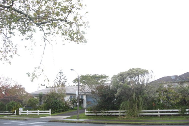 Photo of property in 1 Haseler Crescent, Howick, Auckland, 2014