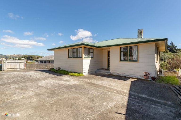Photo of property in 63 Waihemo Street, Waitangirua, Porirua, 5024
