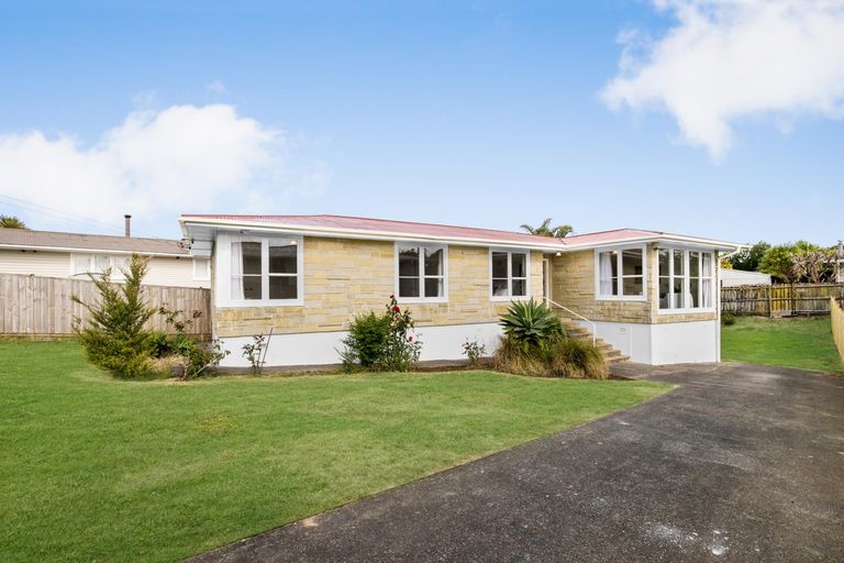 Photo of property in 10 Olive Street, Manurewa, Auckland, 2102