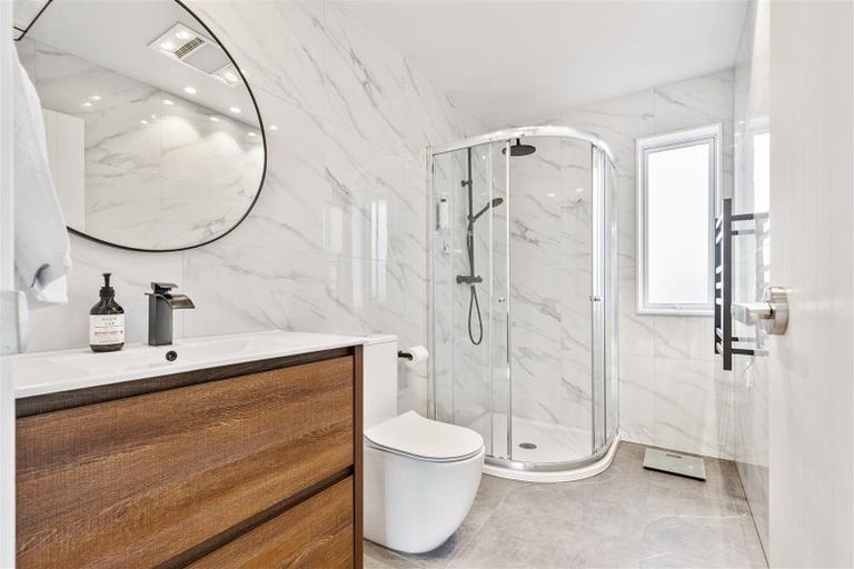 Photo of property in 12 Len Ireland Drive, Kumeu, 0810