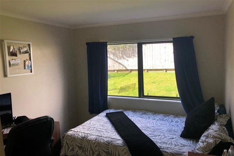 Photo of property in 12 Peachstone Lane, Henderson, Auckland, 0612
