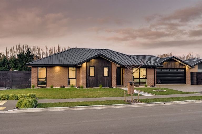 Photo of property in 14 Bill Harvey Drive, Halswell, Christchurch, 8025