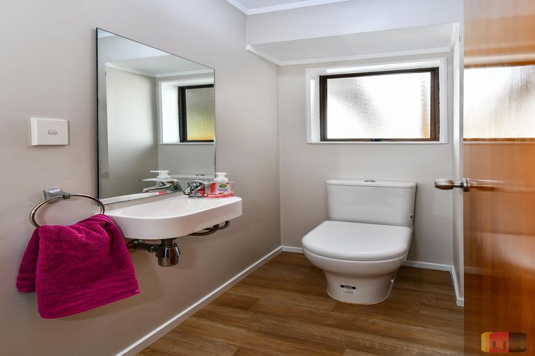 Photo of property in 14 Hadley Wood Drive, Wattle Downs, Auckland, 2103