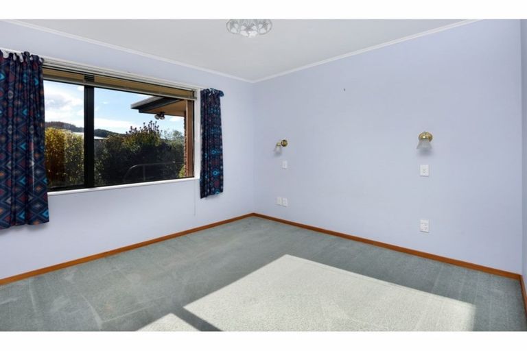 Photo of property in 2 Harcourt Place, Wakefield, 7025