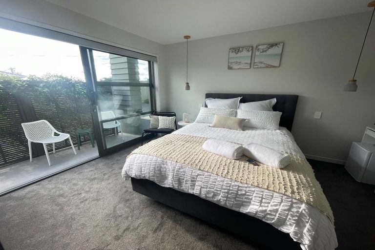 Photo of property in 79 Pupuke Road, Northcote, Auckland, 0627