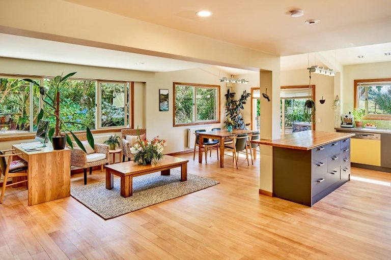 Photo of property in 343 Takapu Road, Takapu Valley, Wellington, 5028