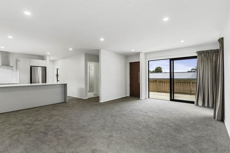 Photo of property in 41 Kingdale Road, Henderson, Auckland, 0610