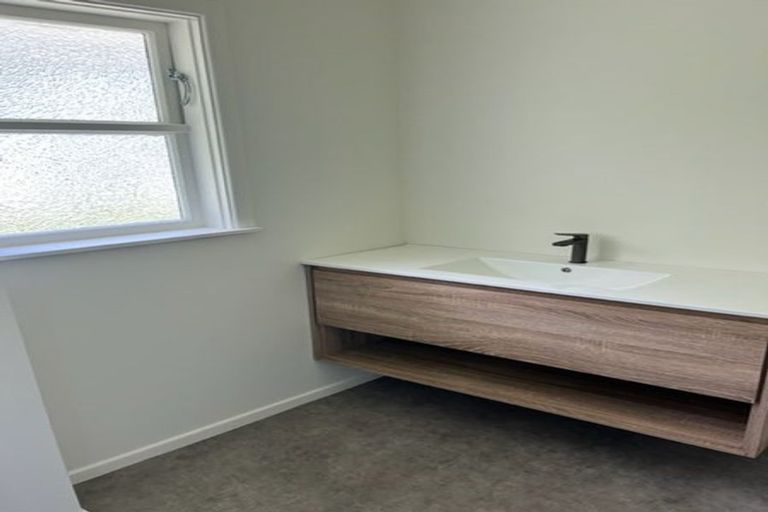 Photo of property in 3 Hill Grove, Naenae, Lower Hutt, 5011