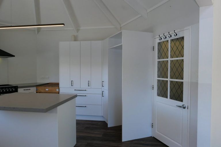 Photo of property in 3 Nugget Grove, Raumati Beach, Paraparaumu, 5032