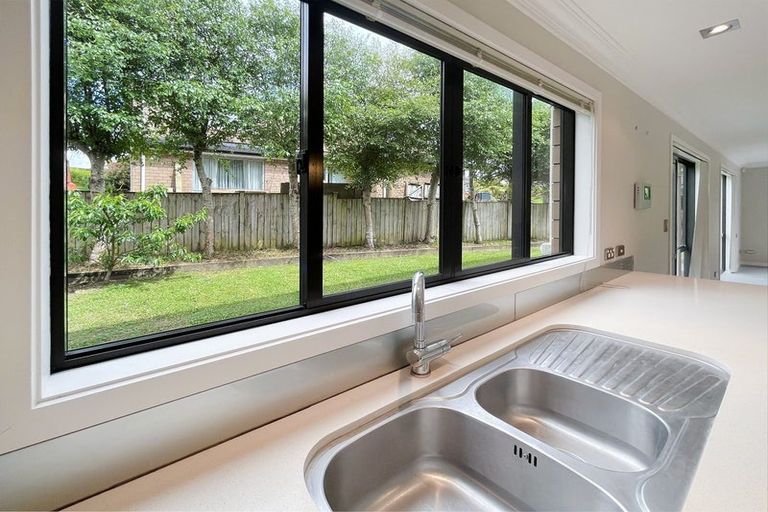 Photo of property in 32 Kilkelly Avenue, Pinehill, Auckland, 0632