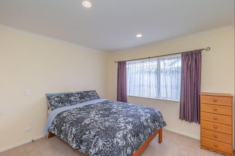 Photo of property in 66a Weraroa Road, Levin, 5510
