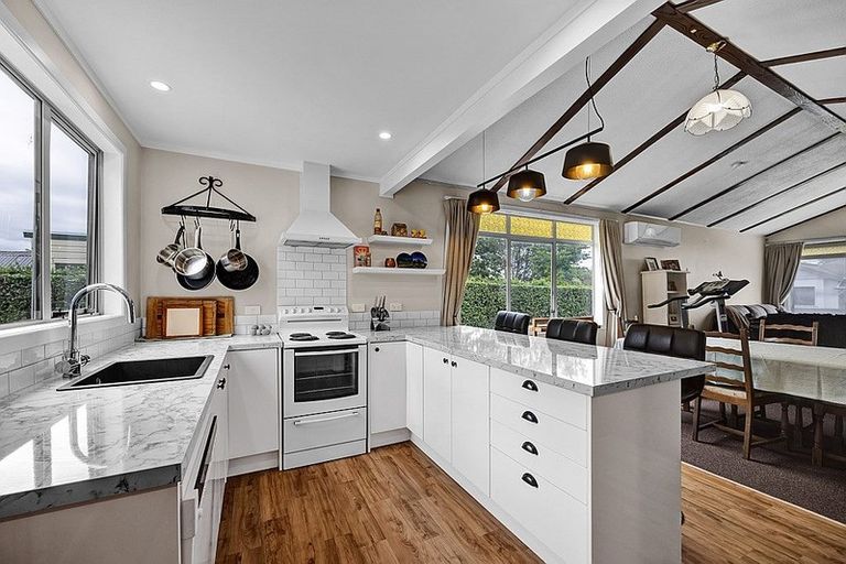 Photo of property in 60 Stanners Street, Eltham, 4322