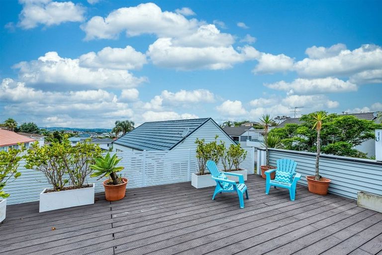 Photo of property in 123a Hobsonville Road, West Harbour, Auckland, 0618