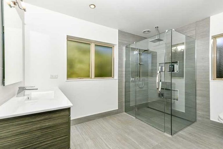 Photo of property in 7 Mistral Place, West Harbour, Auckland, 0618