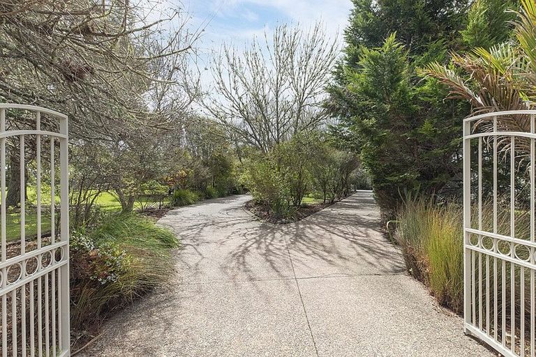 Photo of property in 63 Riverland Road, Kumeu, 0892
