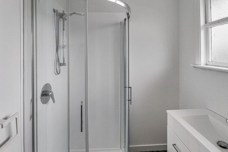 Photo of property in 5 Takatimu Way, Johnsonville, Wellington, 6037