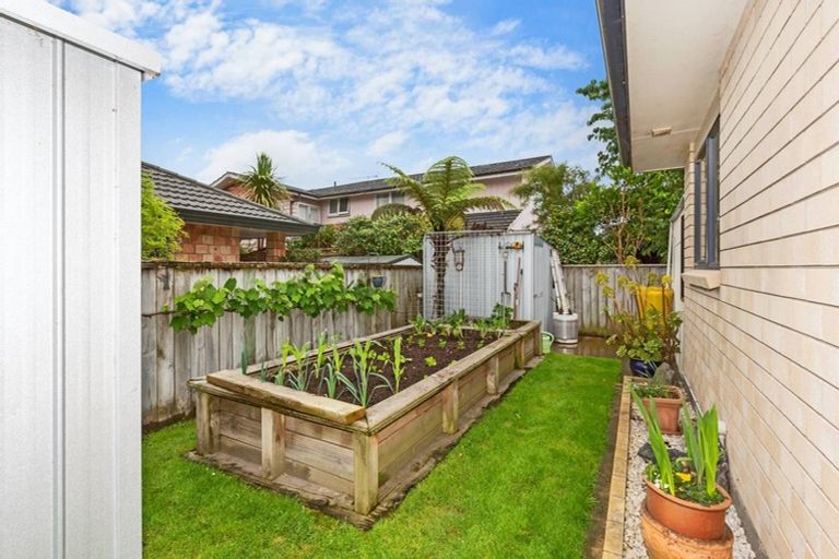 Photo of property in 1 West Peak Way, Otaki, 5512