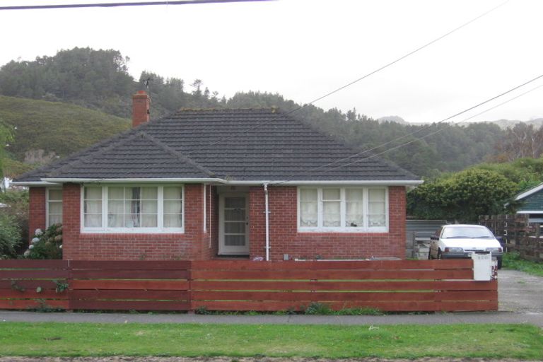 Photo of property in 130 Molesworth Street, Taita, Lower Hutt, 5011