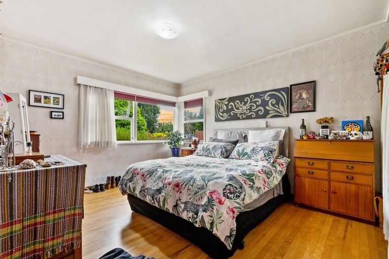 Photo of property in 207 Hobsonville Road, Hobsonville, Auckland, 0618