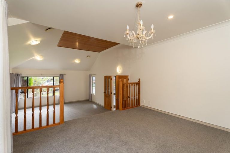 Photo of property in 9 Corsham Grove, Churton Park, Wellington, 6037