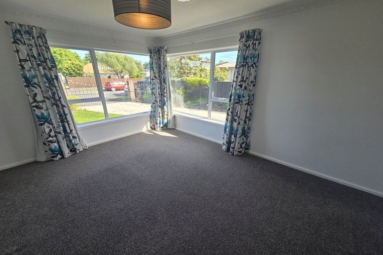 Photo of property in 42 Waratah Street, Avondale, Christchurch, 8061