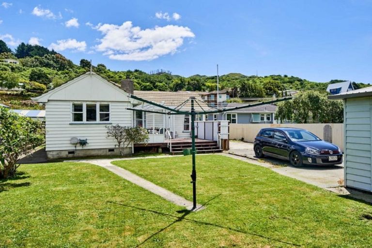 Photo of property in 350 Main Road, Tawa, Wellington, 5028