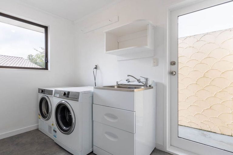 Photo of property in 5 Mandeville Crescent, Grenada Village, Wellington, 6037