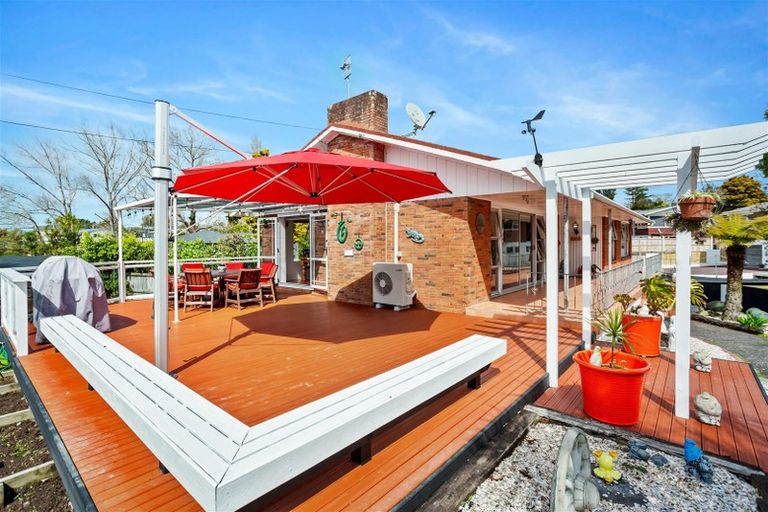 Photo of property in 19 Merchant Avenue, Te Atatu South, Auckland, 0610