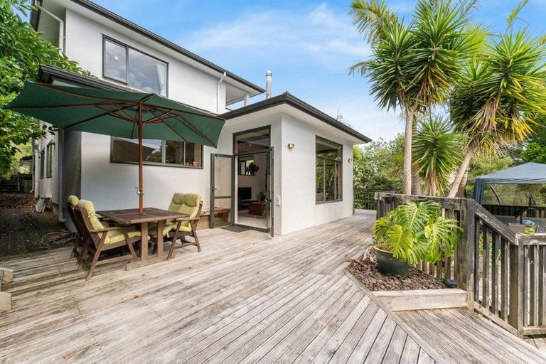 Photo of property in 12b Kimberly Grove, Greenhithe, Auckland, 0632