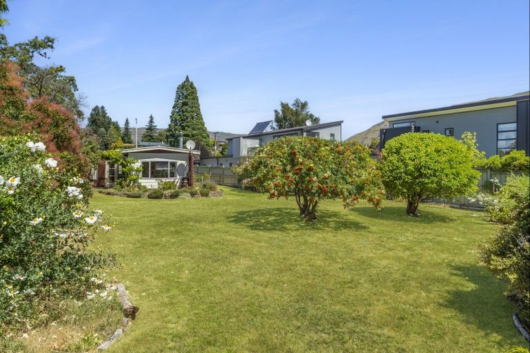 Photo of property in 121 Tenby Street, Wanaka, 9305