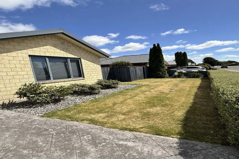 Photo of property in 41 Grimseys Road, Redwood, Christchurch, 8051