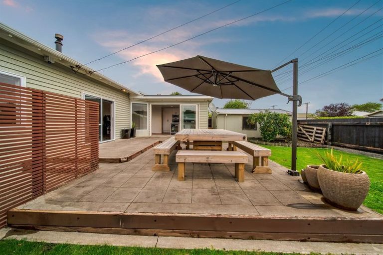 Photo of property in 24 Disraeli Street, Hawera, 4610