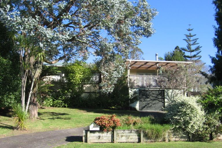 Photo of property in 3 Wirihana Road, Titirangi, Auckland, 0602