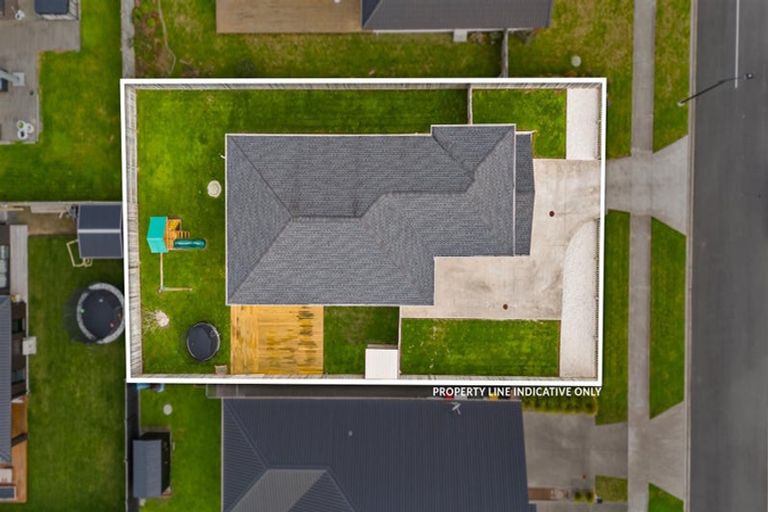 Photo of property in 12 Len Ireland Drive, Kumeu, 0810