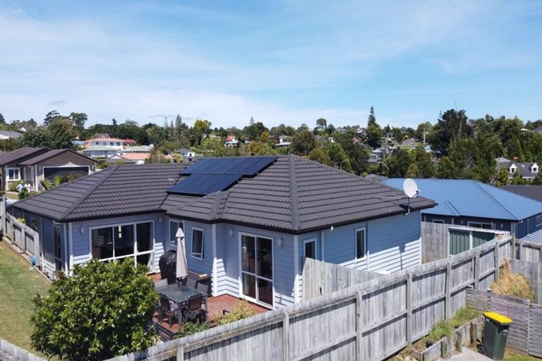 Photo of property in 7 Nirmal Place, Sunnyvale, Auckland, 0612