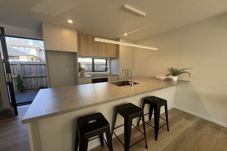 Photo of property in 2/228 Cranford Street, St Albans, Christchurch, 8014