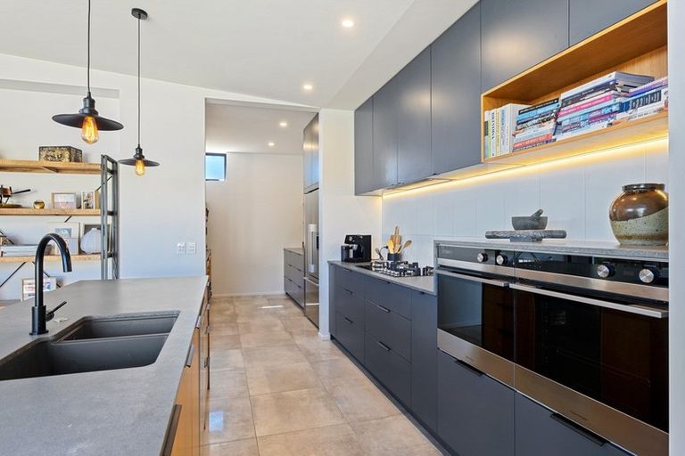 Photo of property in 19 Stackbrae Avenue, Wanaka, 9305