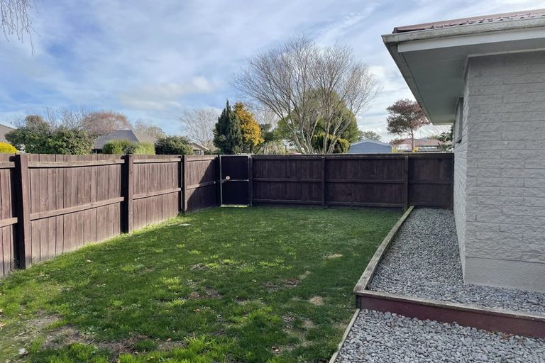 Photo of property in 1/1 Glenys Place, Broomfield, Christchurch, 8042