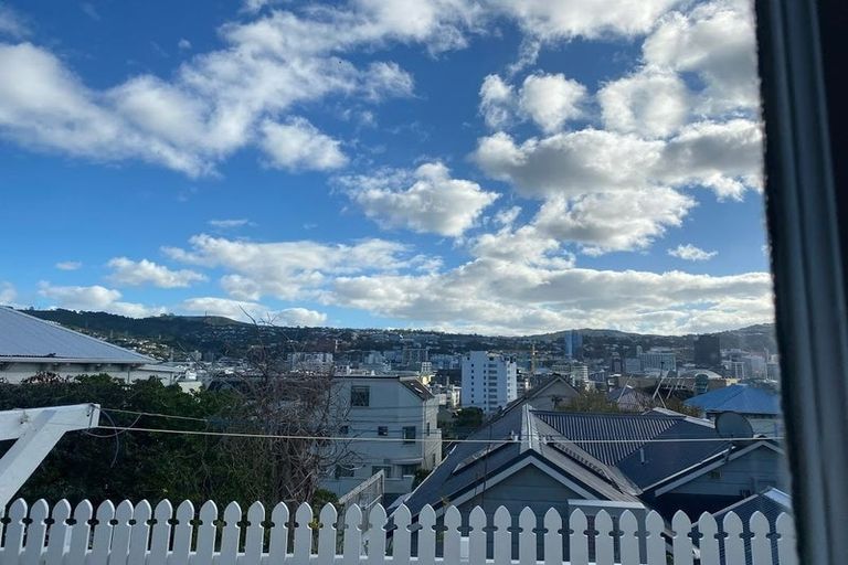 Photo of property in 25a Earls Terrace, Mount Victoria, Wellington, 6011
