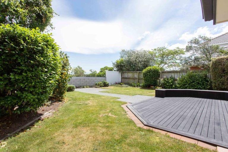 Photo of property in 56 Blue Gum Place, New Brighton, Christchurch, 8083