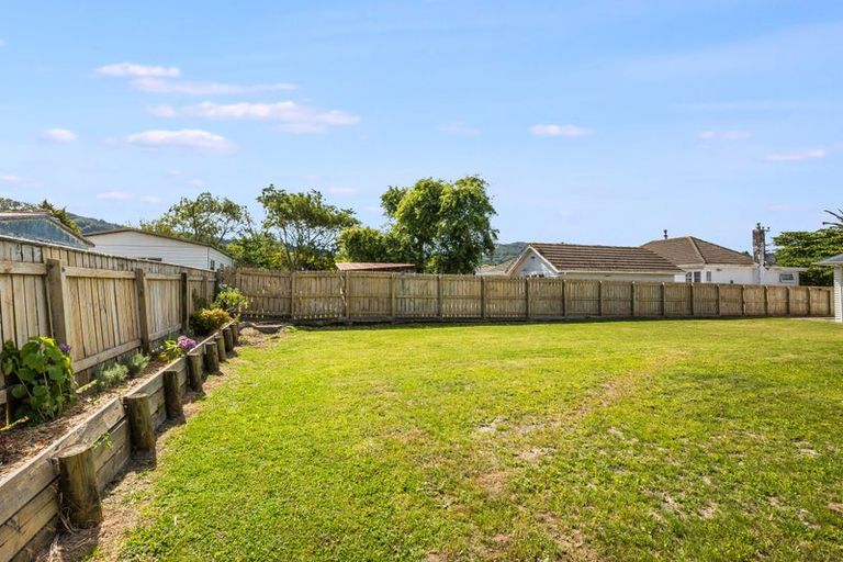 Photo of property in 15 Totara Street, Wainuiomata, Lower Hutt, 5014