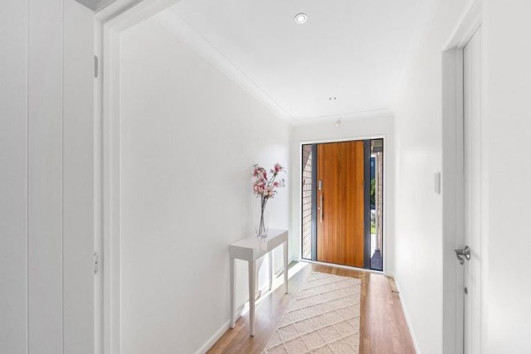 Photo of property in 19 Sovereign Gardens, Halswell, Christchurch, 8025