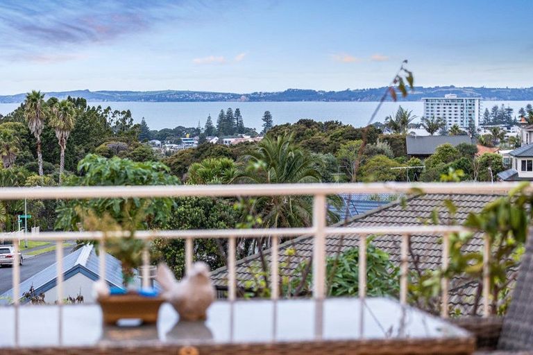 Photo of property in 4 Astor Place, Orewa, 0931