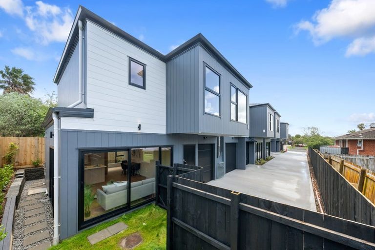 Photo of property in 101d Gossamer Drive, Pakuranga Heights, Auckland, 2010