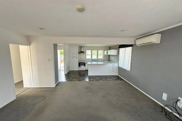Photo of property in 1/5 Hill Crescent, Papakura, 2110