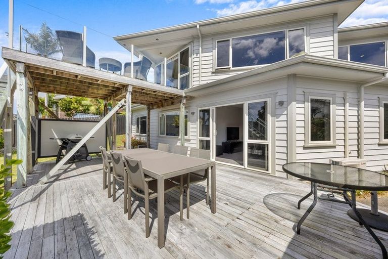 Photo of property in 40 Westpark Drive, West Harbour, Auckland, 0618