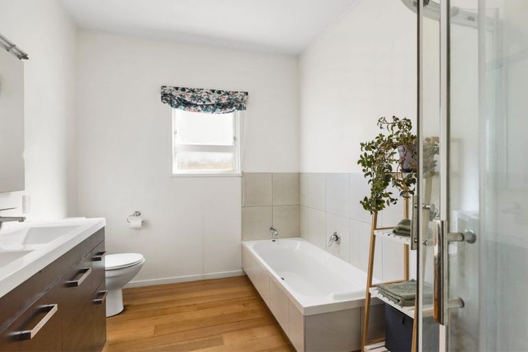 Photo of property in 10 Moselle Street, Island Bay, Wellington, 6023